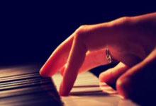 手机上买股票用什么软件:主力配资炒股-黄金再度大涨！白银涨破40美元 分析师：明年金价或达4000美元/盎司